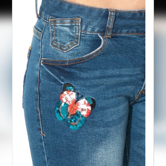 Desigual Magalie  Denim Shorts With sequins and embroidery Size 28 US - Picture 6 of 16